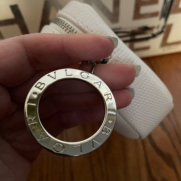 BVLGARI Perfumes Make-Up Toiletries Pouch. Large BVLGARI zipper pull. - Picture 2 of 10